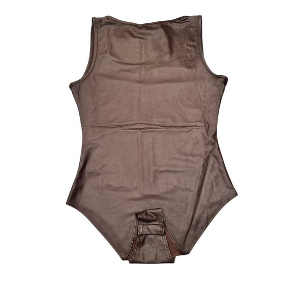 Everyday Chic Boutique – Brown Faux Leather Bodysuit – Size Small - Picture 4 of 4